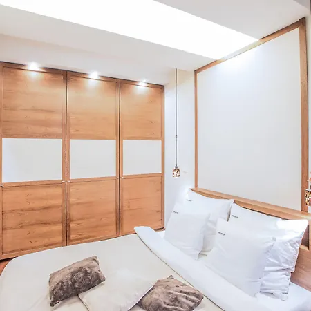 Exclusive ワルシャワ